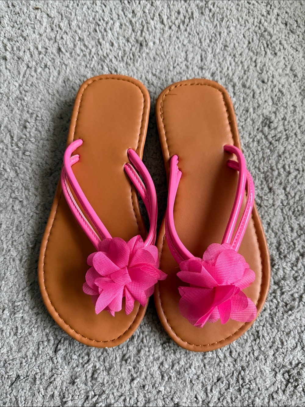 Gently worn Girls' Pink Flower Flip-Flop Sandals - Kids